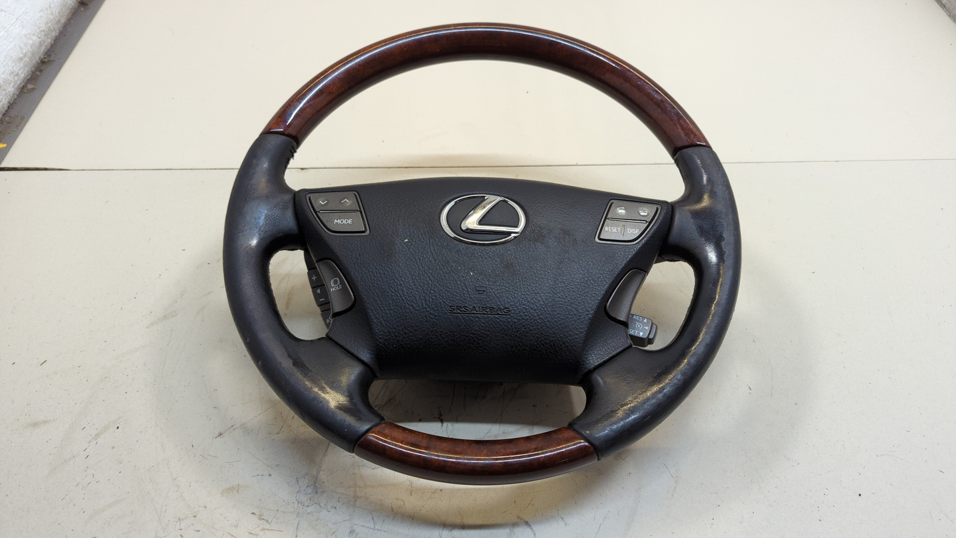 Рулевое колесо (руль)