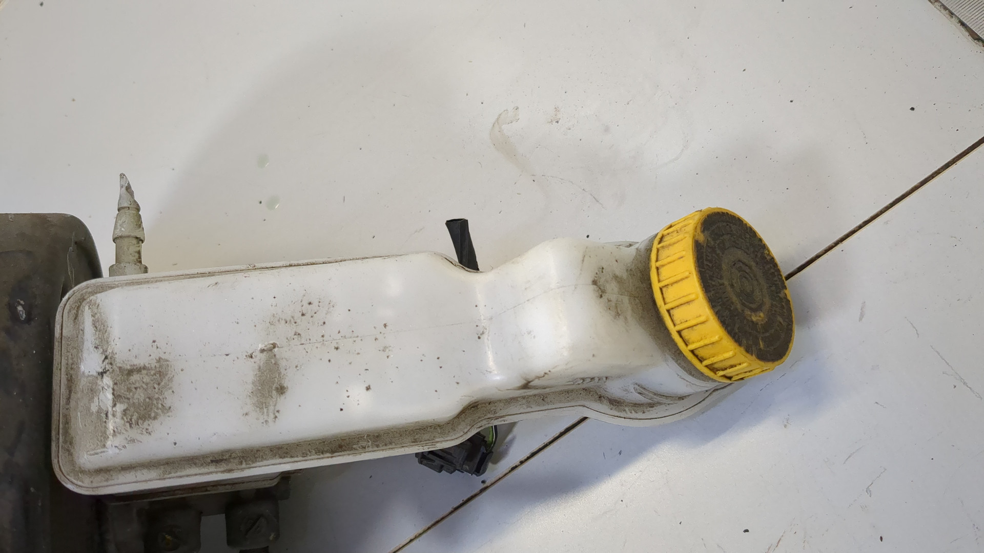 Цилиндр тормозной главный