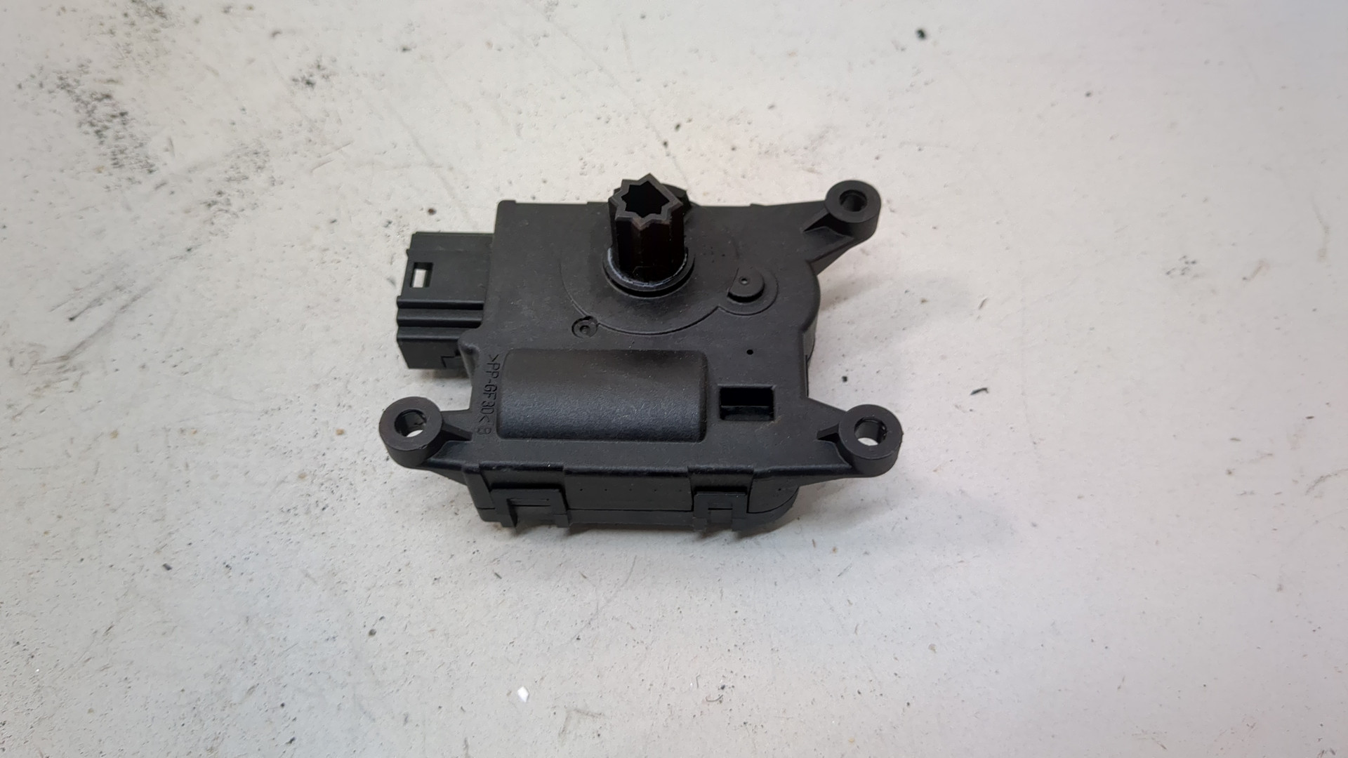 Моторчик заслонки печки