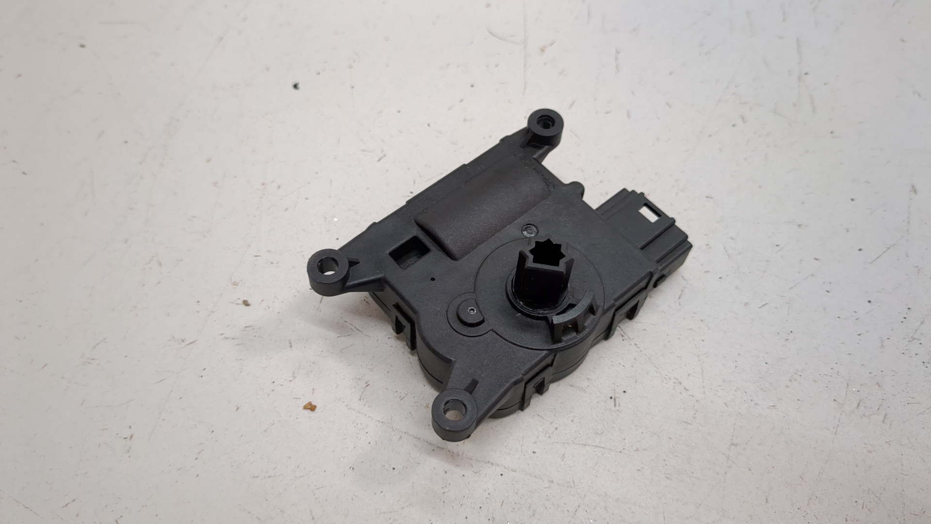 Моторчик заслонки печки