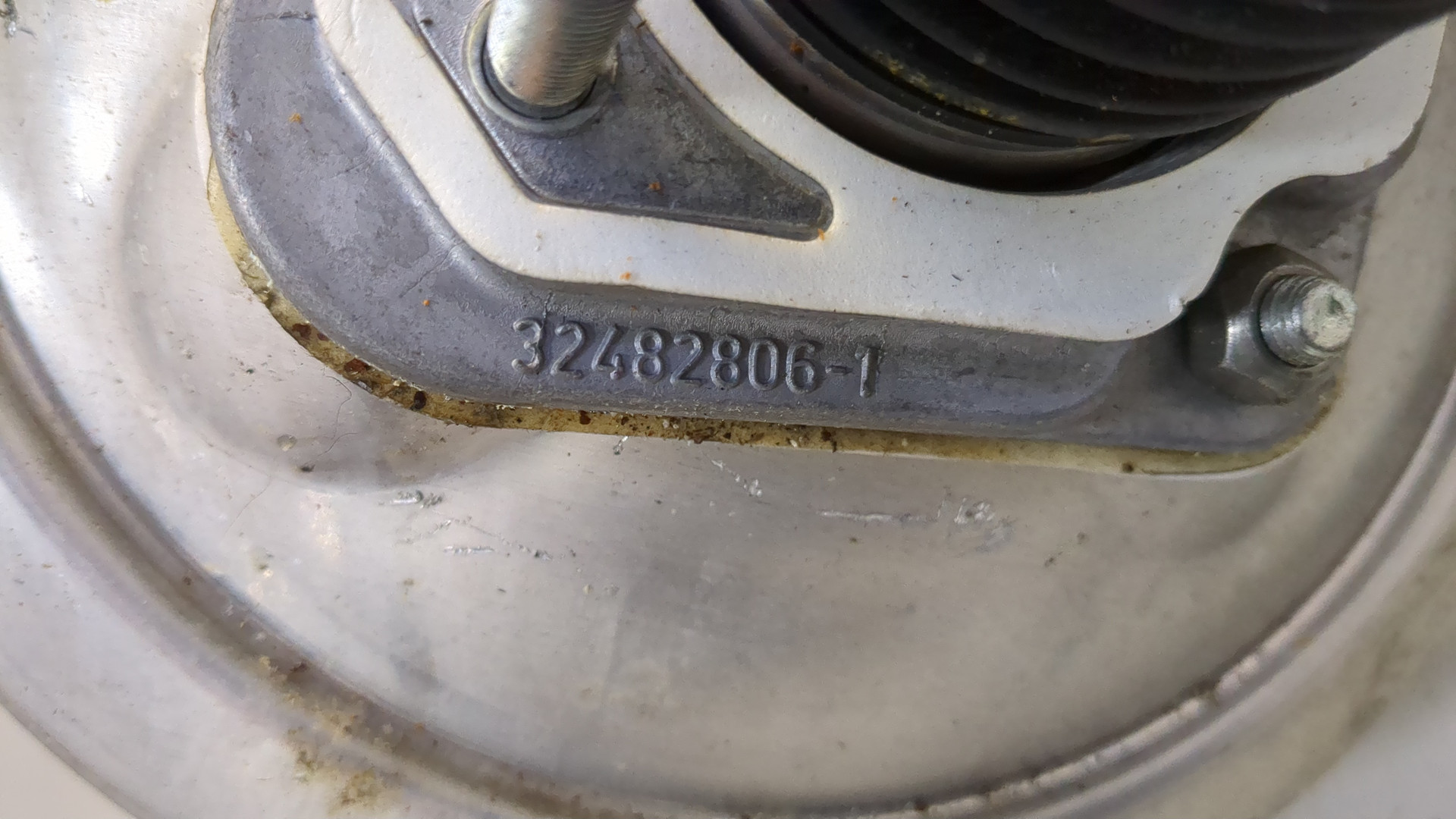 Цилиндр тормозной главный