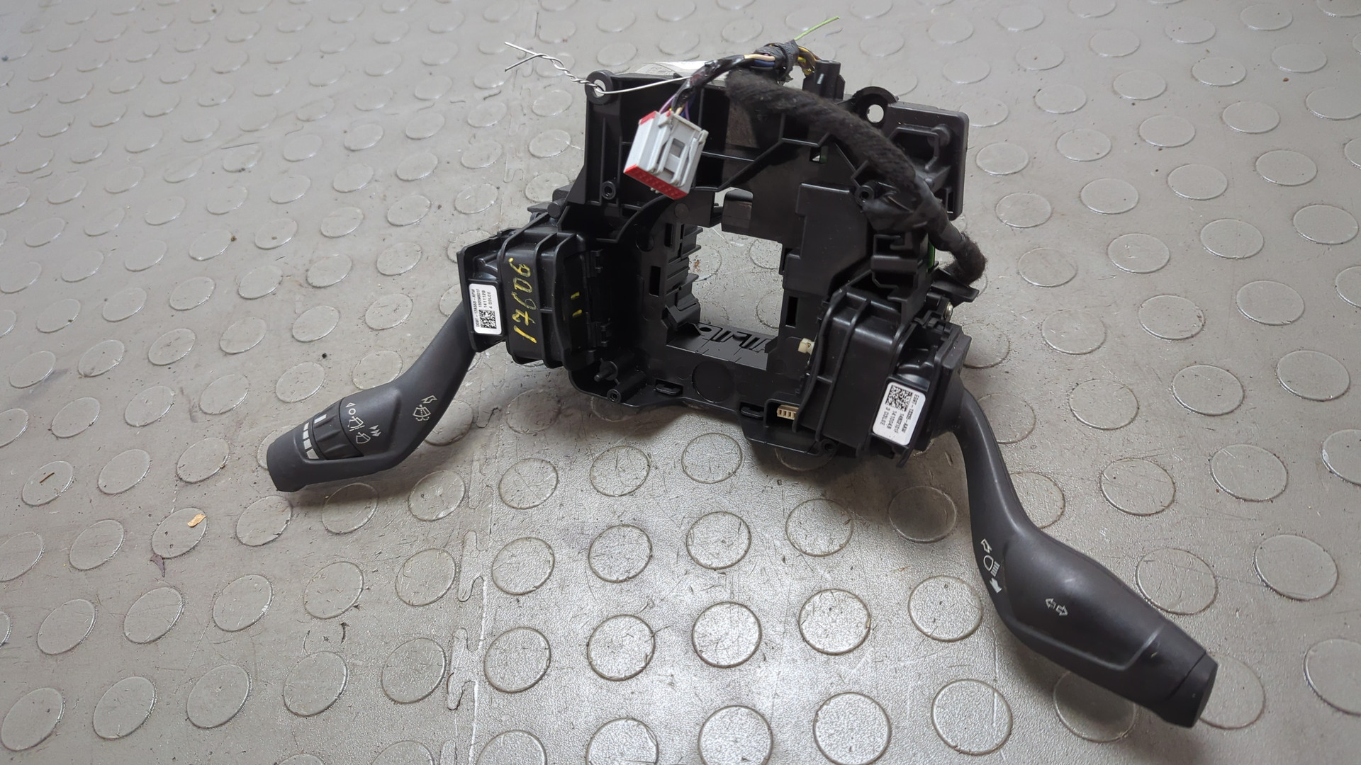 Переключатель подрулевой