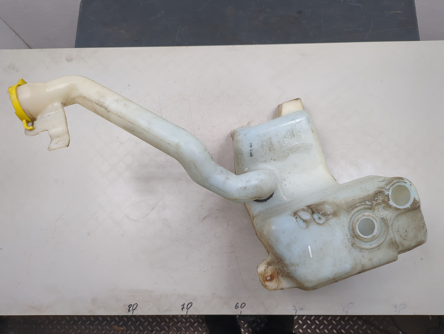 Бачок омывателя лобового стекла