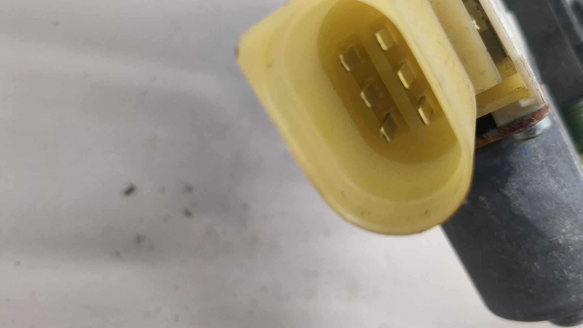 Стеклоподъемник электр. передний левый