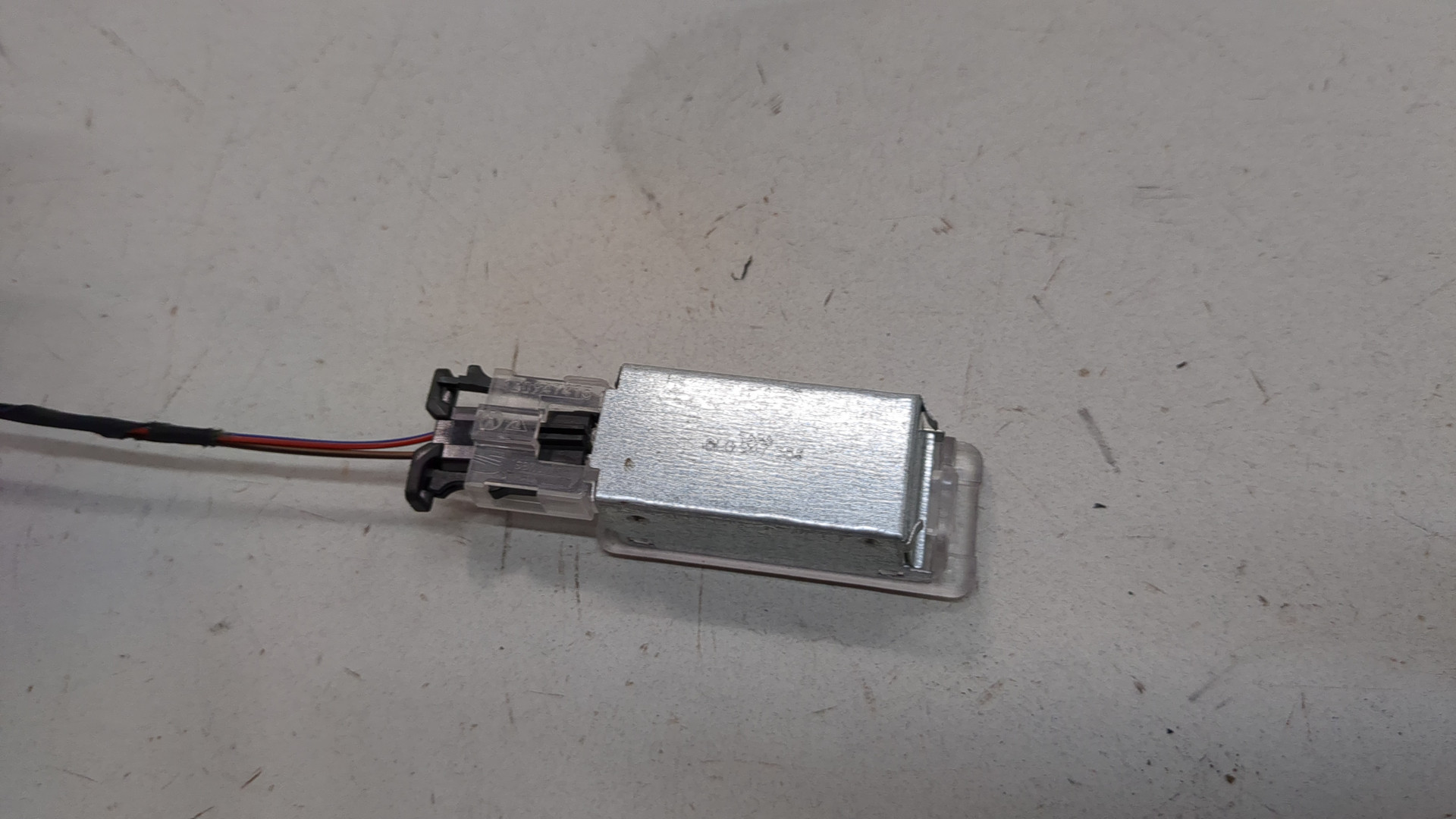 Плафон салонный