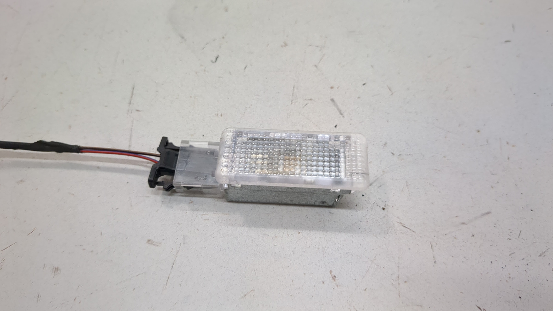 Плафон салонный