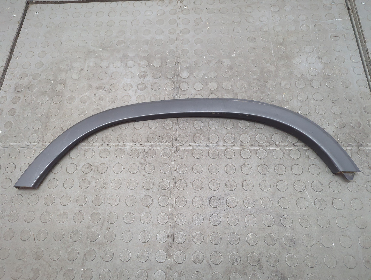 Накладка заднего крыла левого