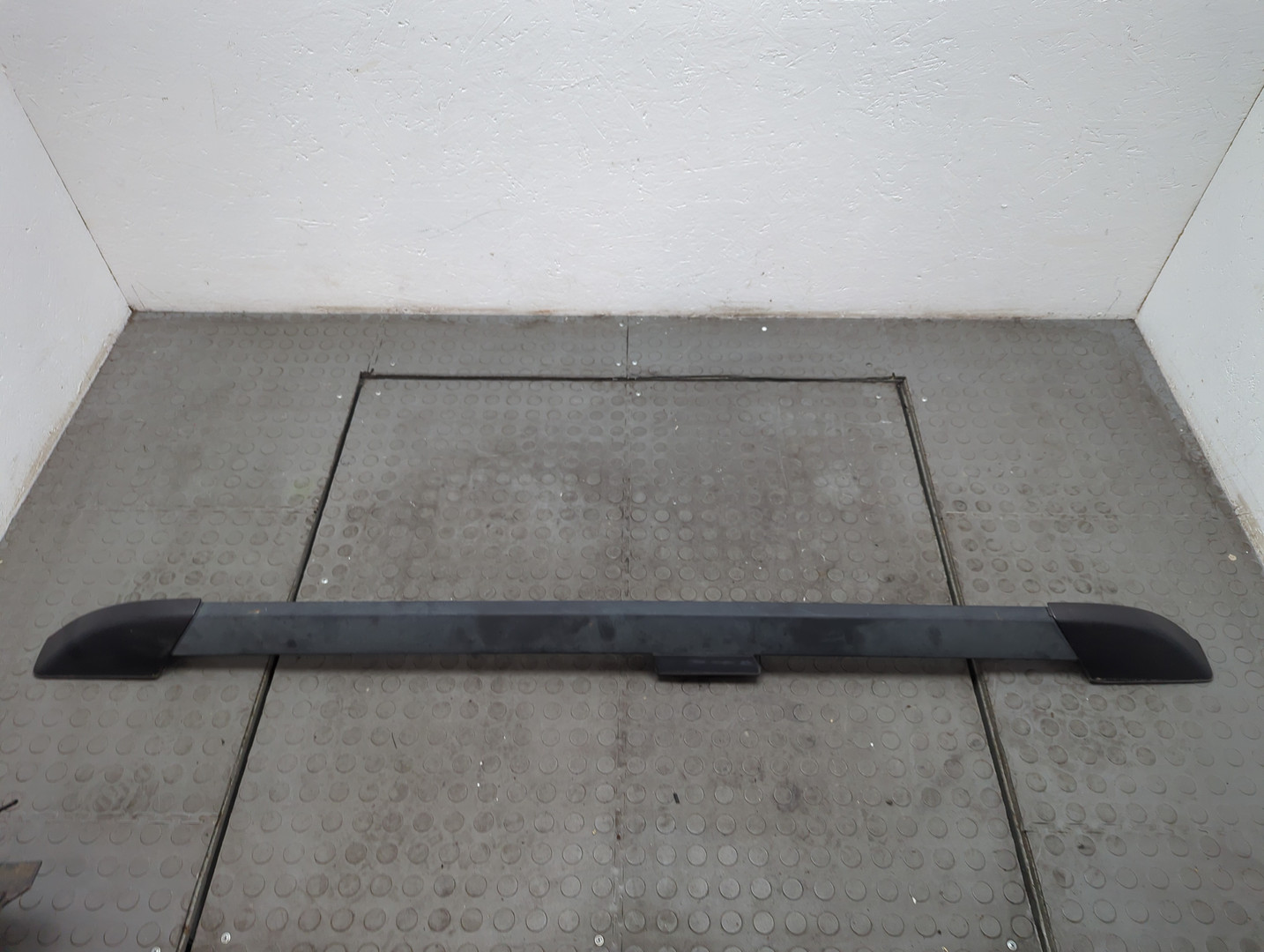 Рейлинг (релинг) правый (планка на крышу)