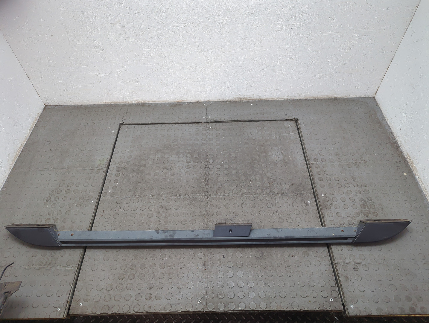 Рейлинг (релинг) правый (планка на крышу)