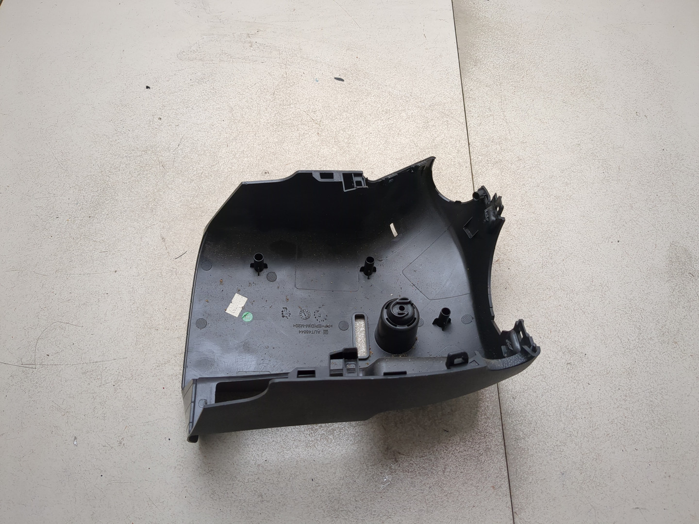 Кожух рулевой колонки