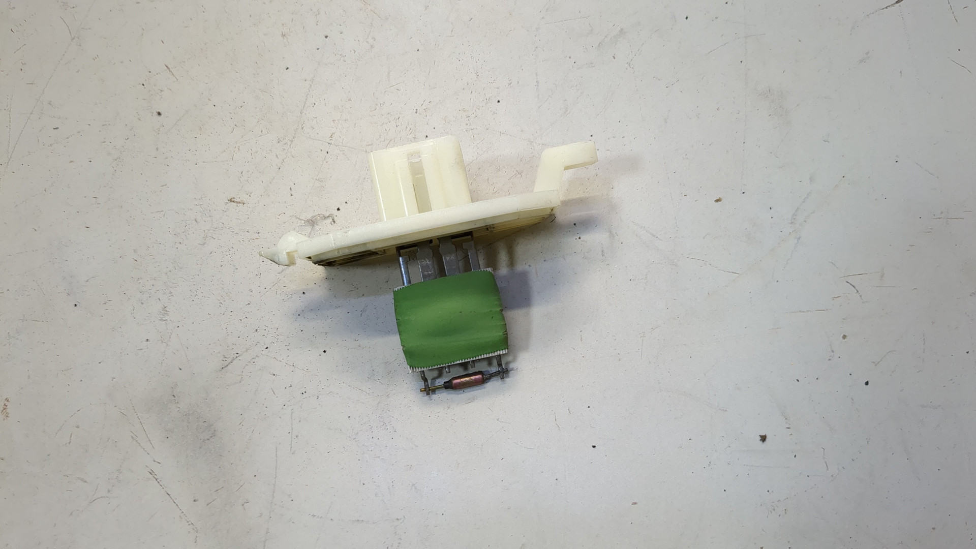 Резистор отопителя