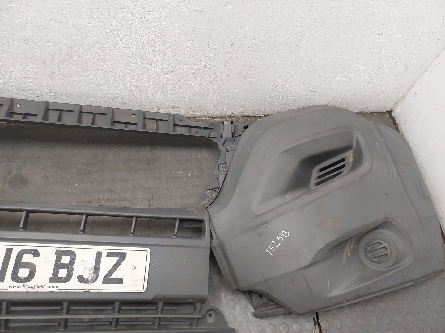 Бампер передний