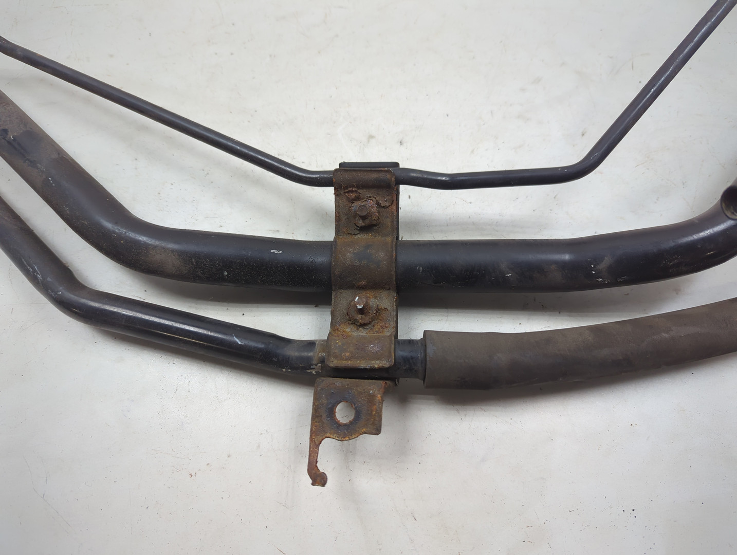 Горловина топливного бака