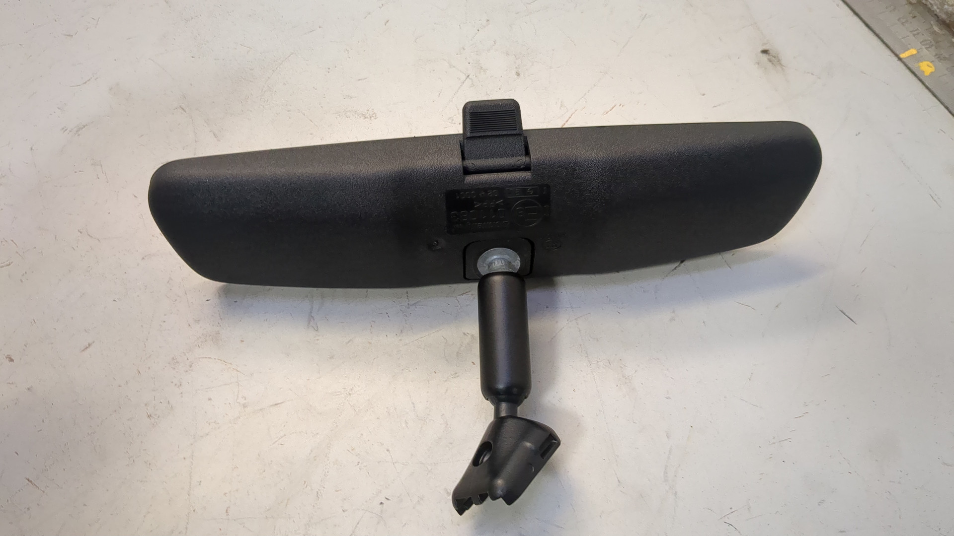 Зеркало заднего вида