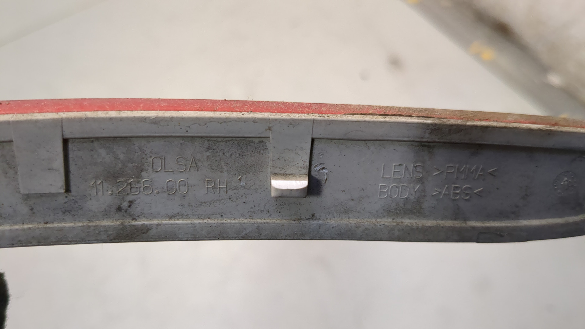 Отражатель в бампер задний правый