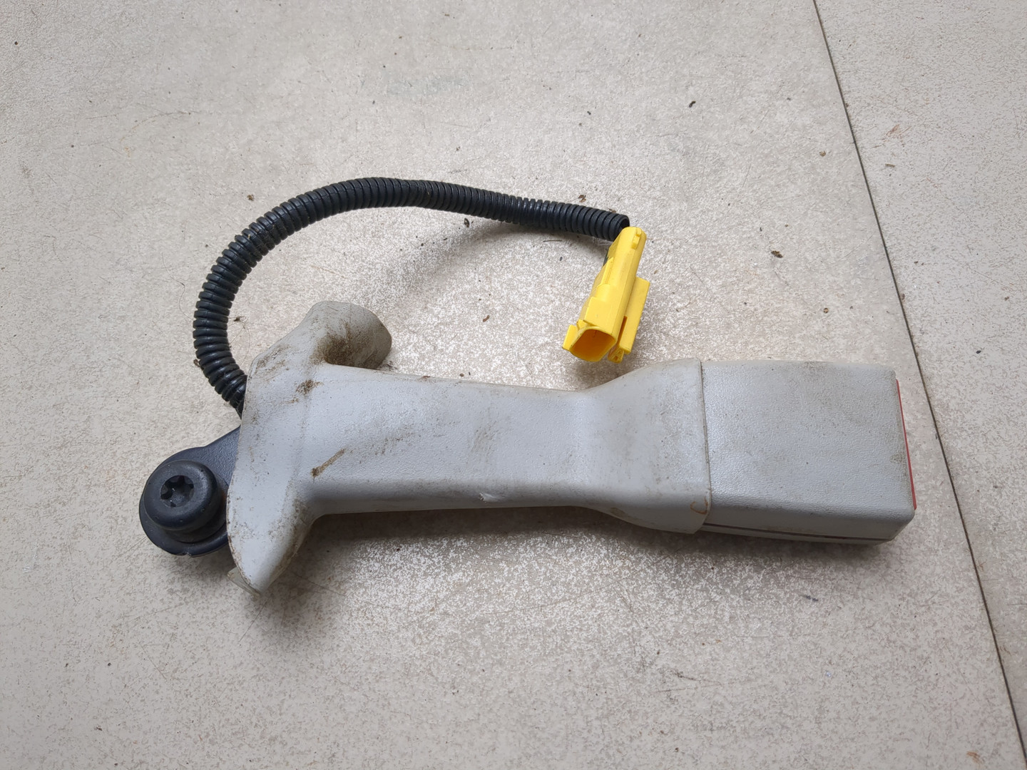 Ответная часть ремня безопасности