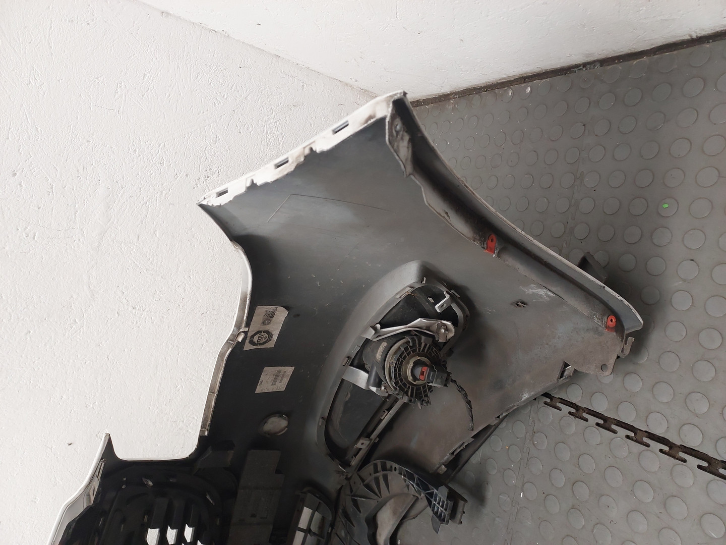 Бампер передний