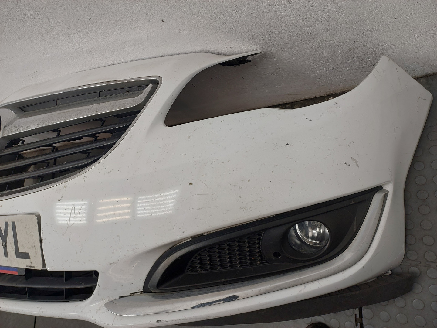 Бампер передний