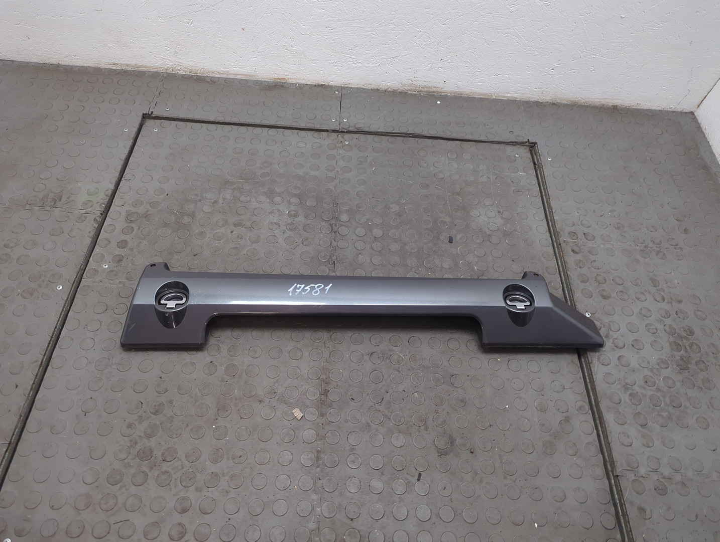 Рейлинг (релинг) левый (планка на крышу)