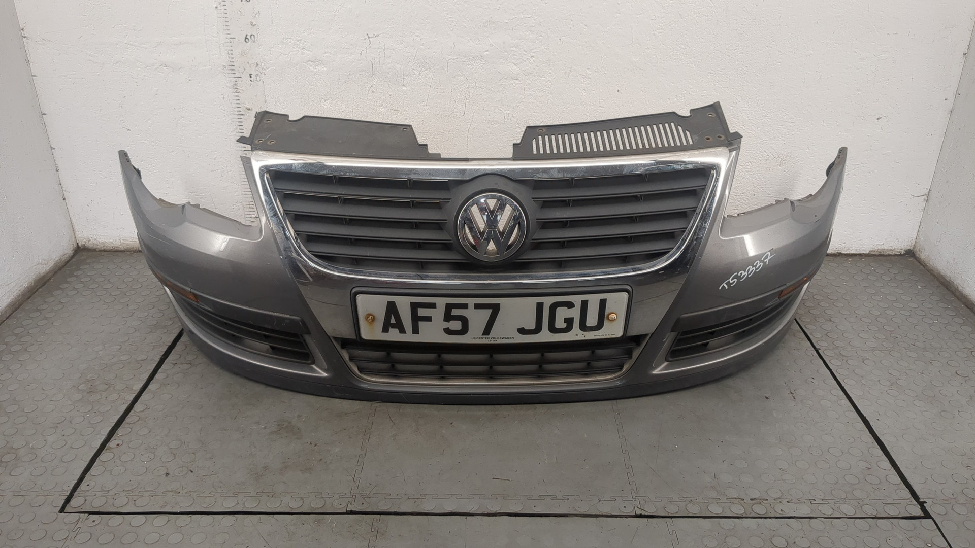 Бампер передний