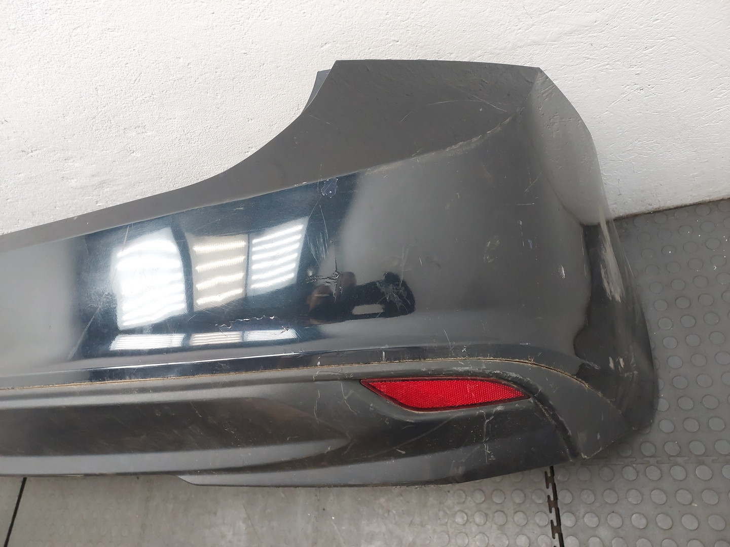 Бампер задний