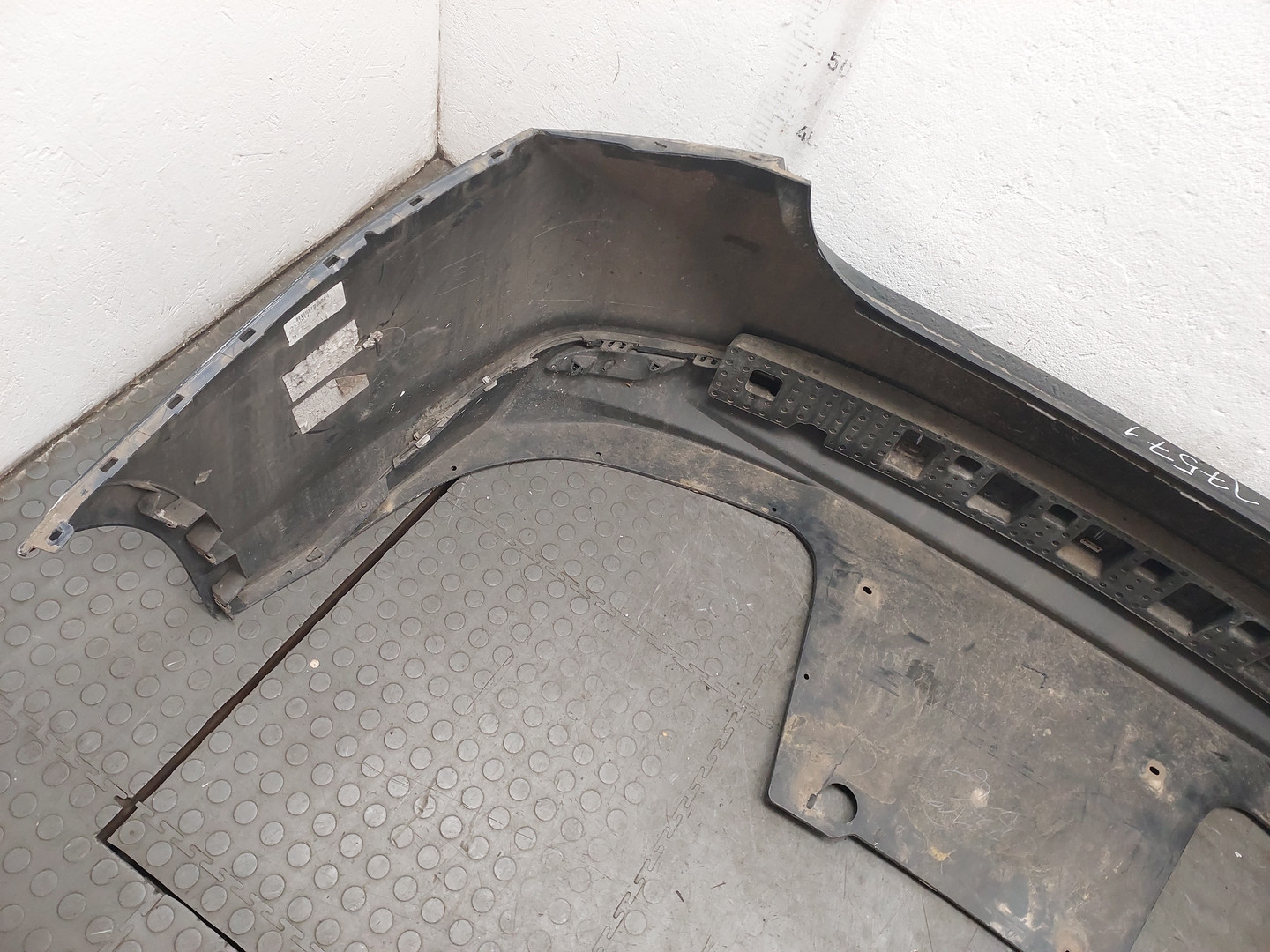 Бампер задний