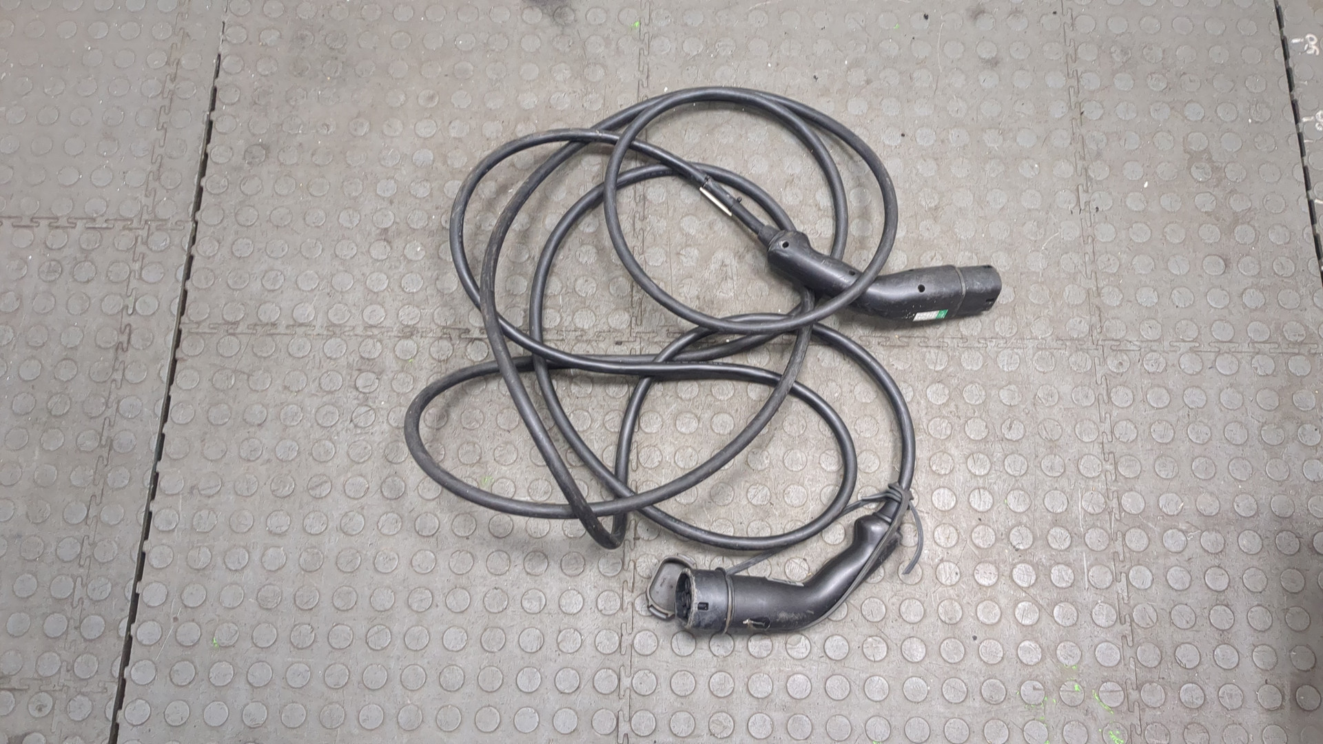 Зарядное устройство (кабель зарядный)