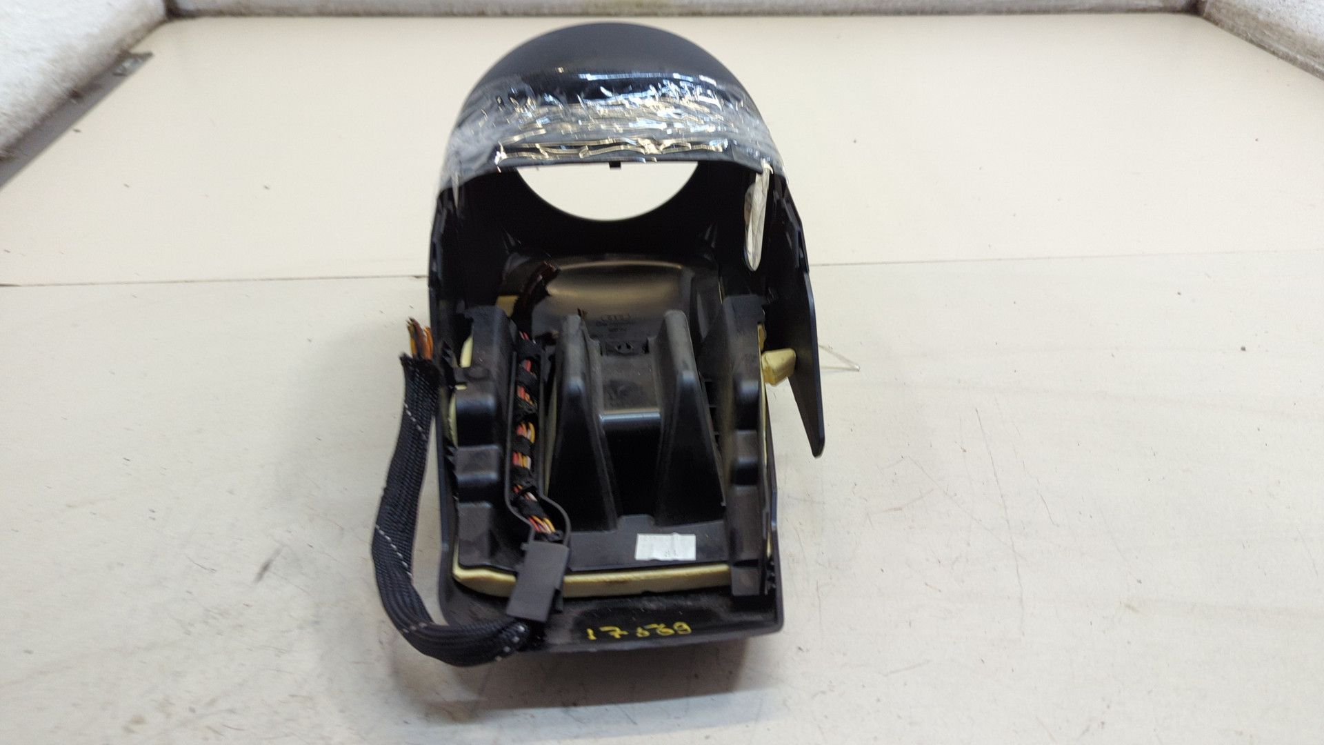 Кожух рулевой колонки