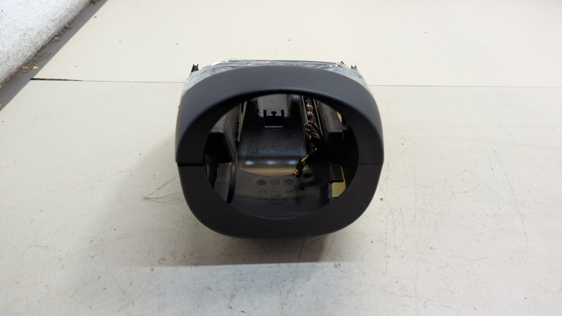 Кожух рулевой колонки