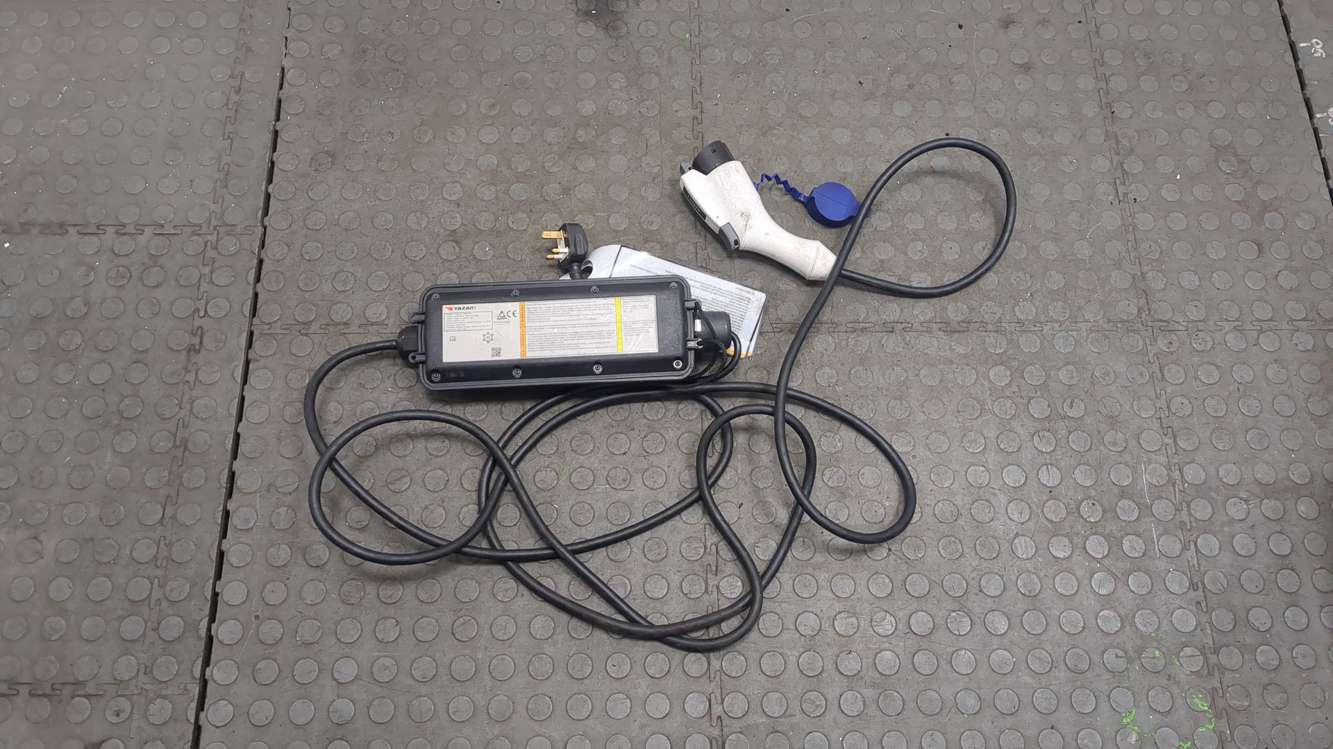 Зарядное устройство (кабель зарядный)