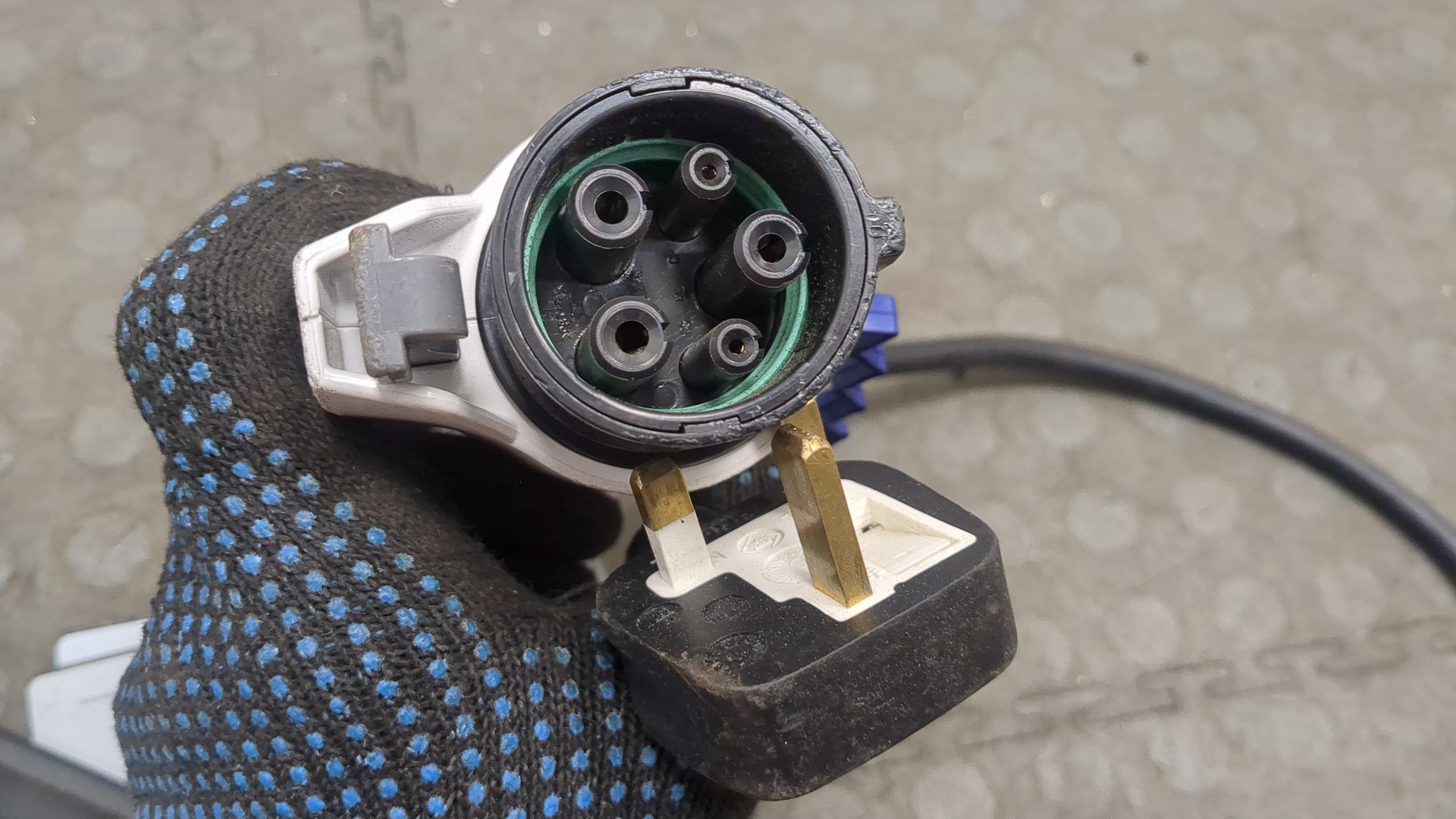 Зарядное устройство (кабель зарядный)