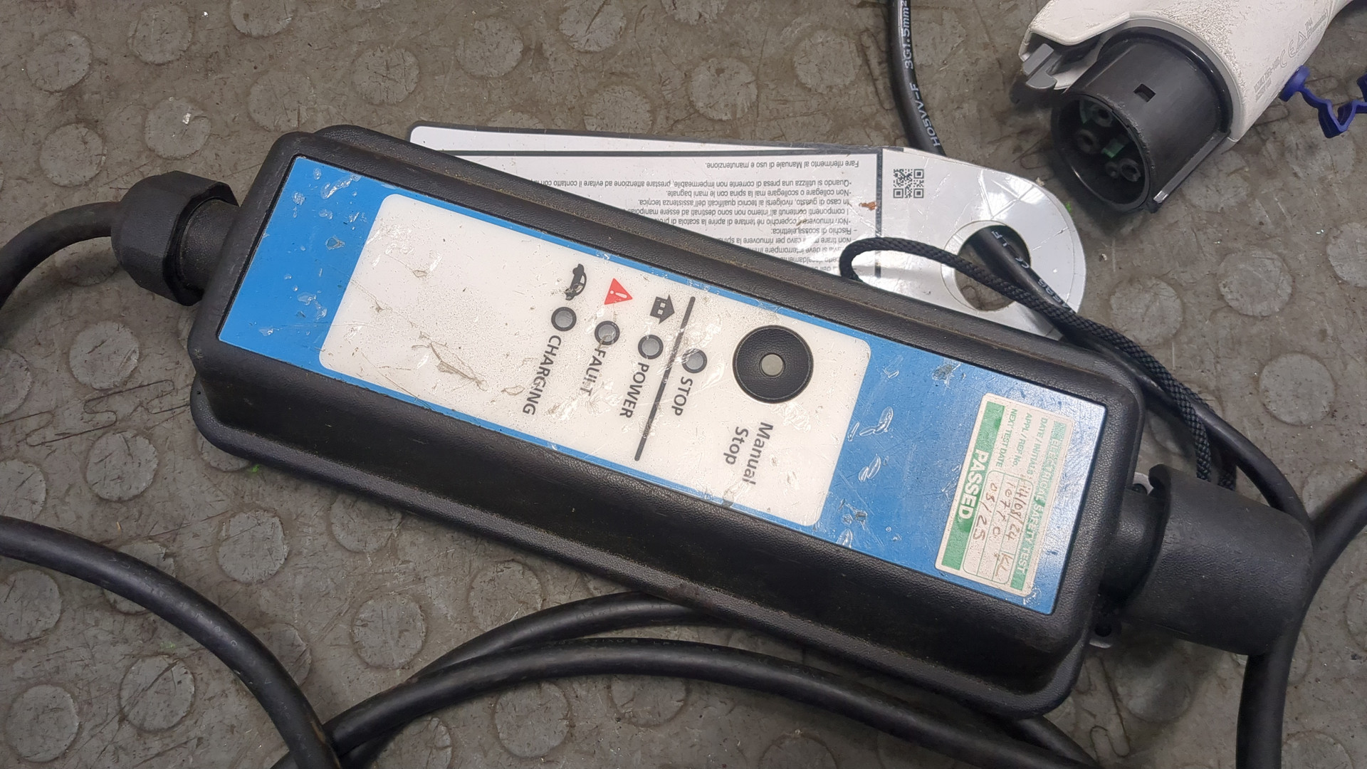 Зарядное устройство (кабель зарядный)