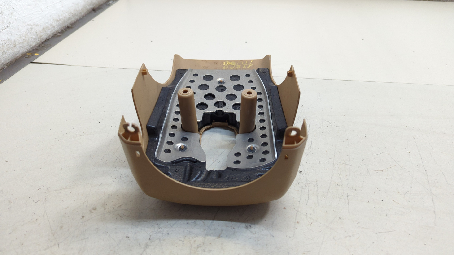 Кожух рулевой колонки