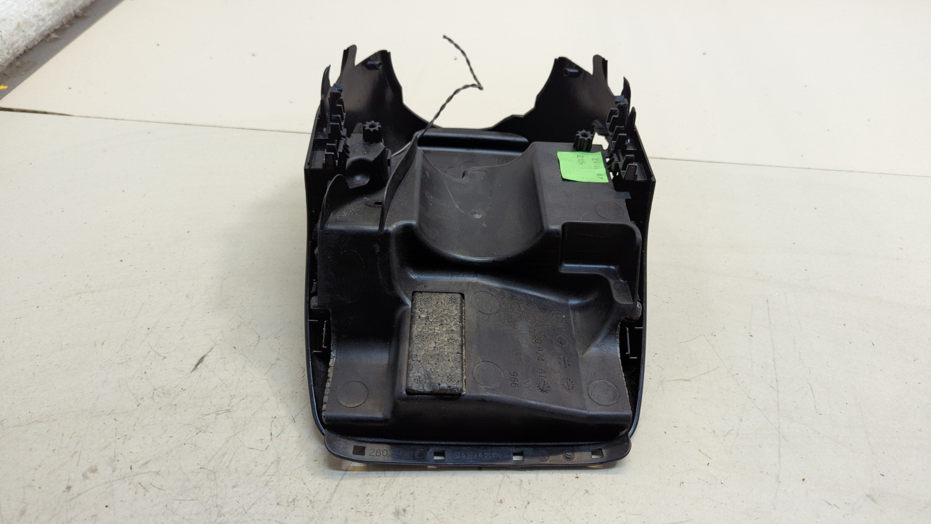 Кожух рулевой колонки