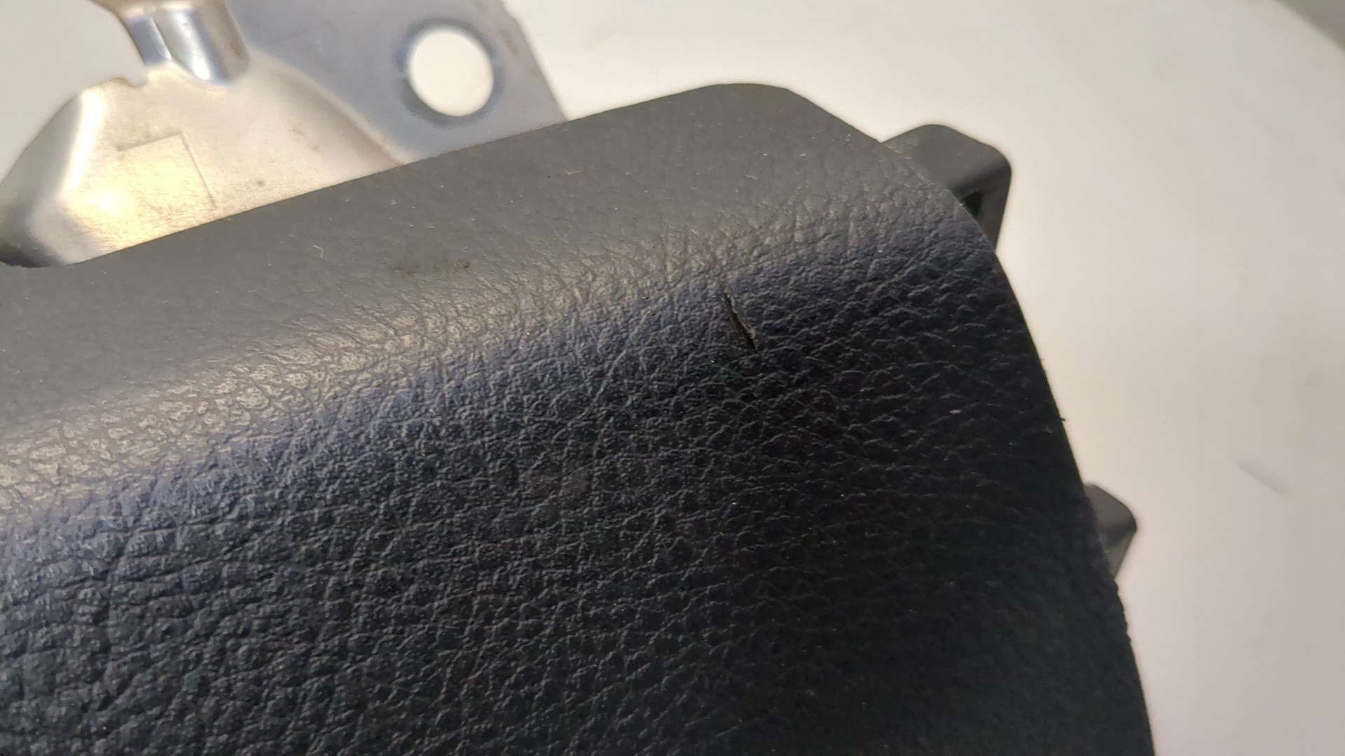 Подушка безопасности нижняя (для колен)