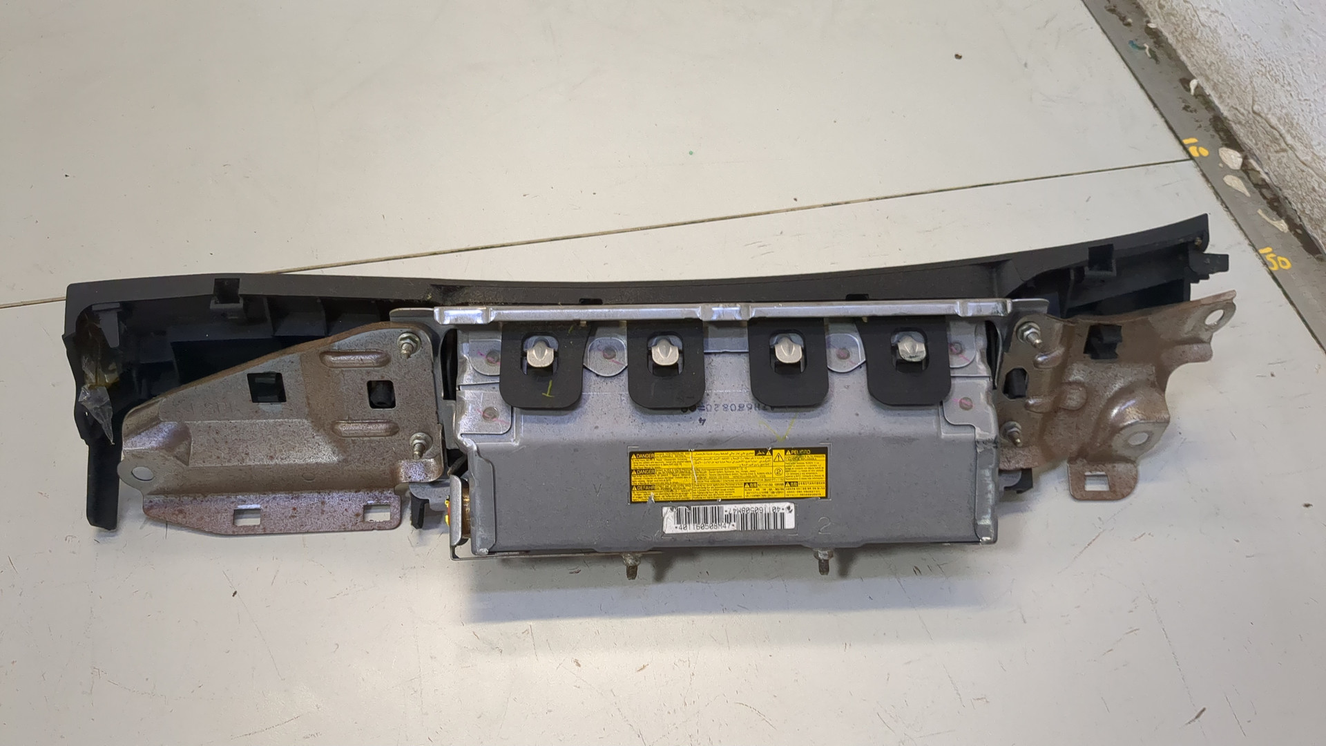 Подушка безопасности нижняя (для колен)