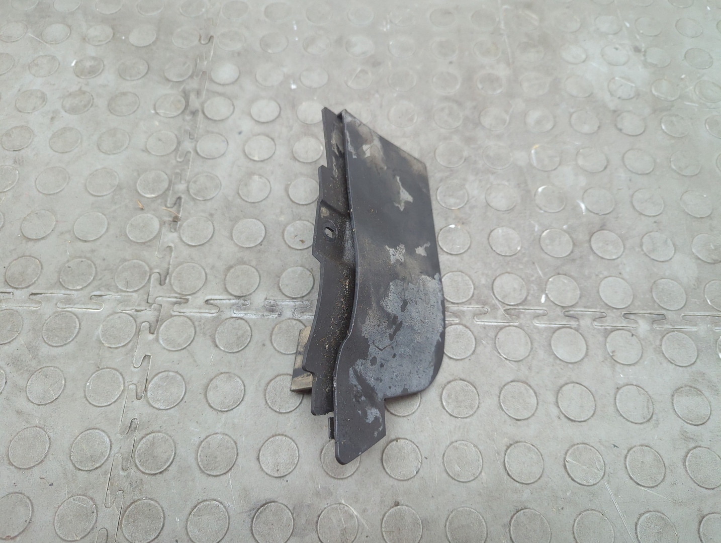 Брызговик задний левый