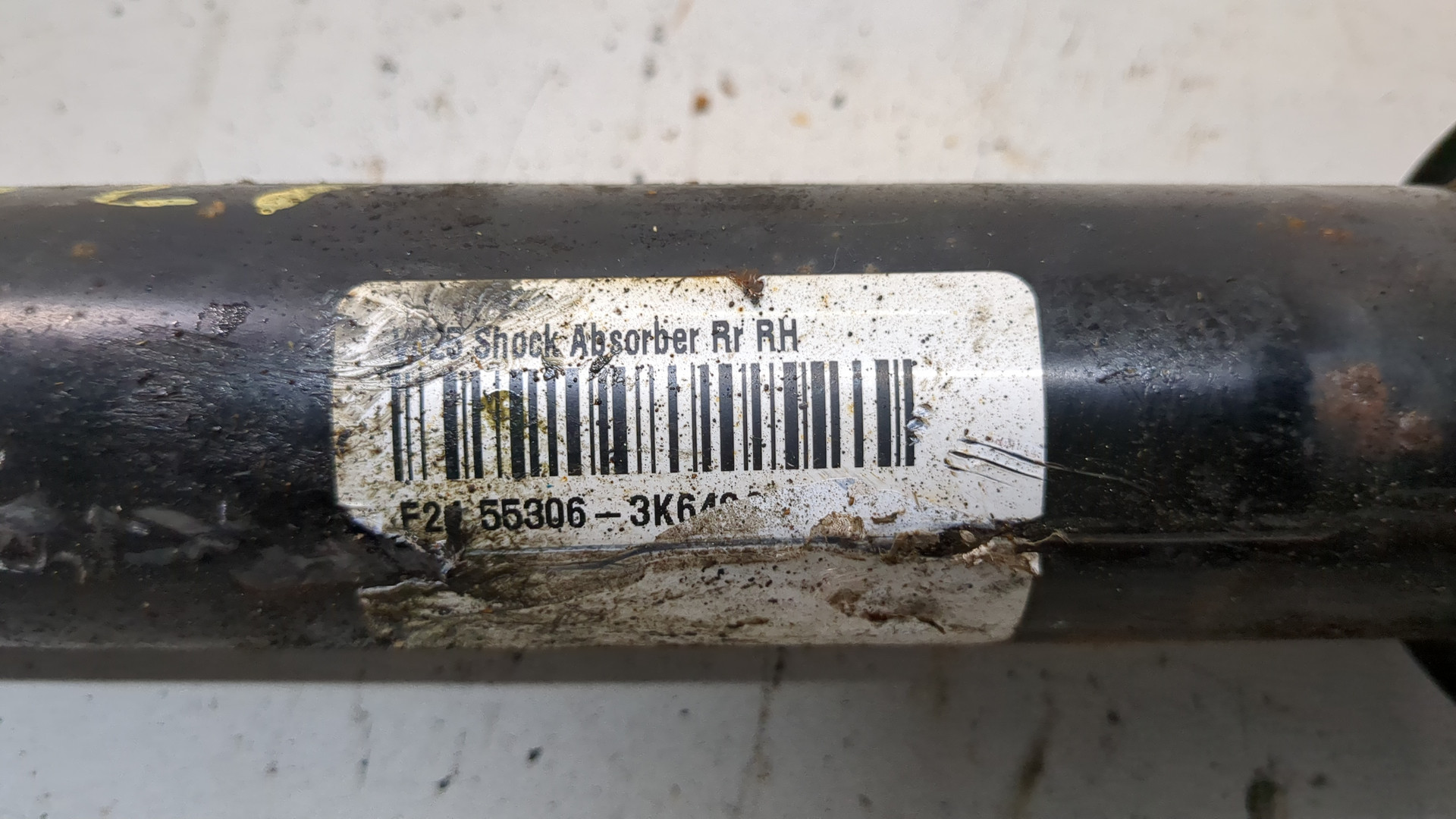 Амортизатор задний правый