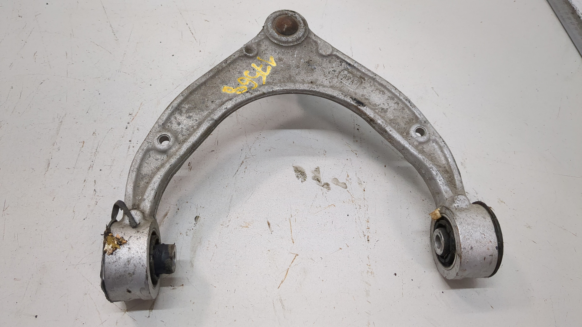 Рычаг передний