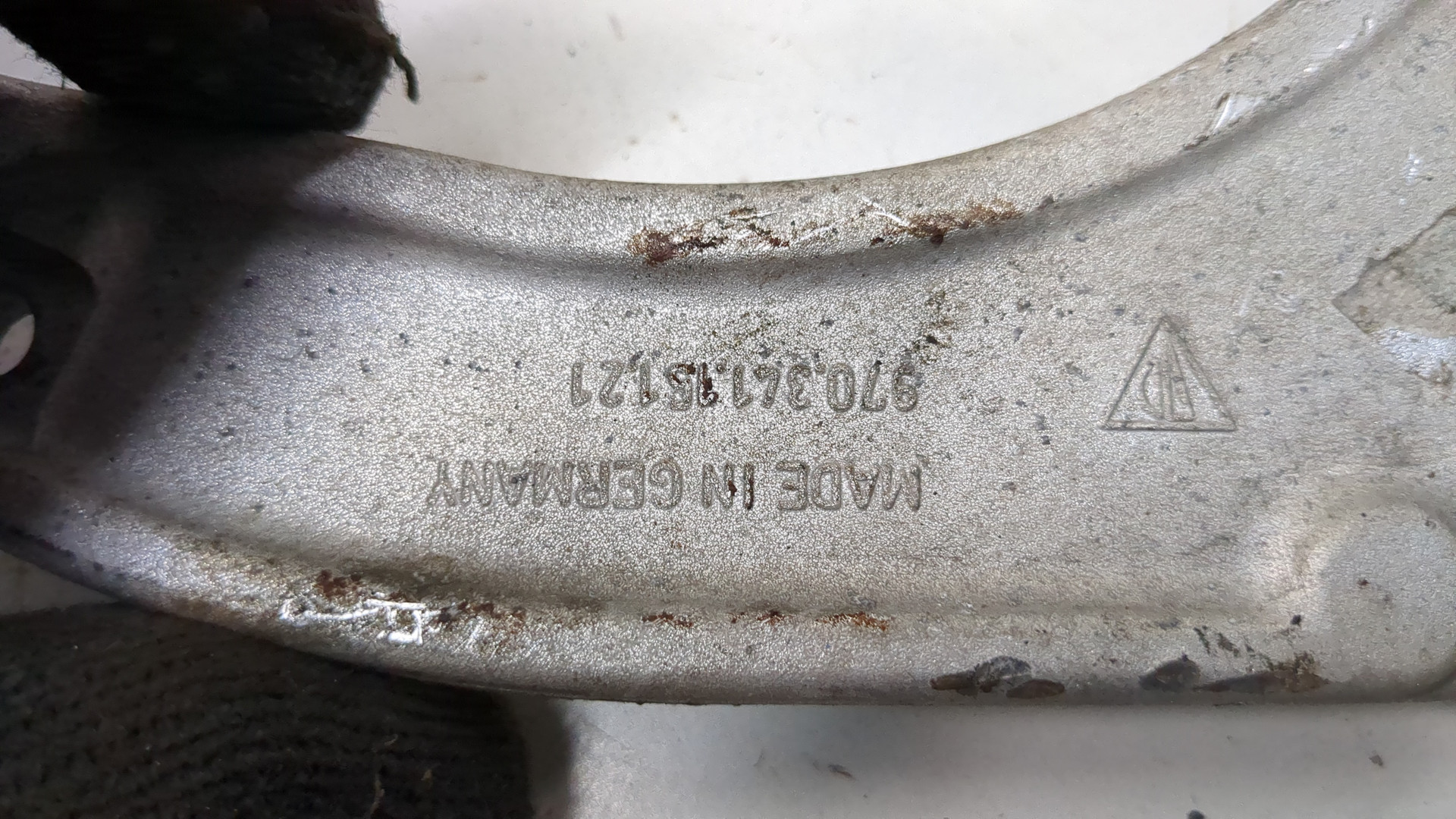 Рычаг передний