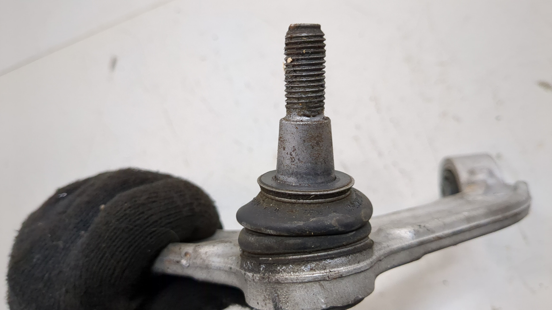 Рычаг передний