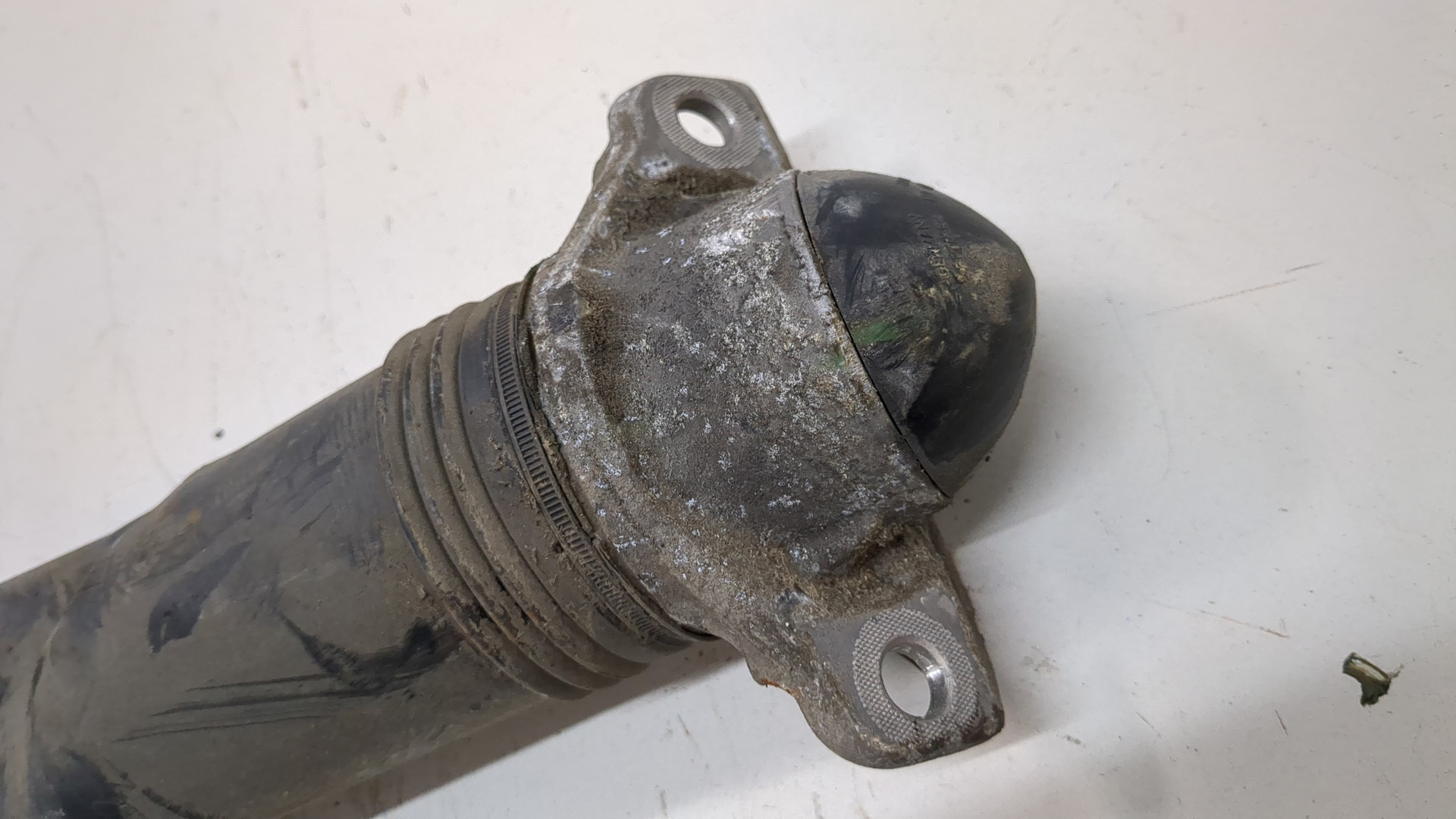 Амортизатор задний (стойка)