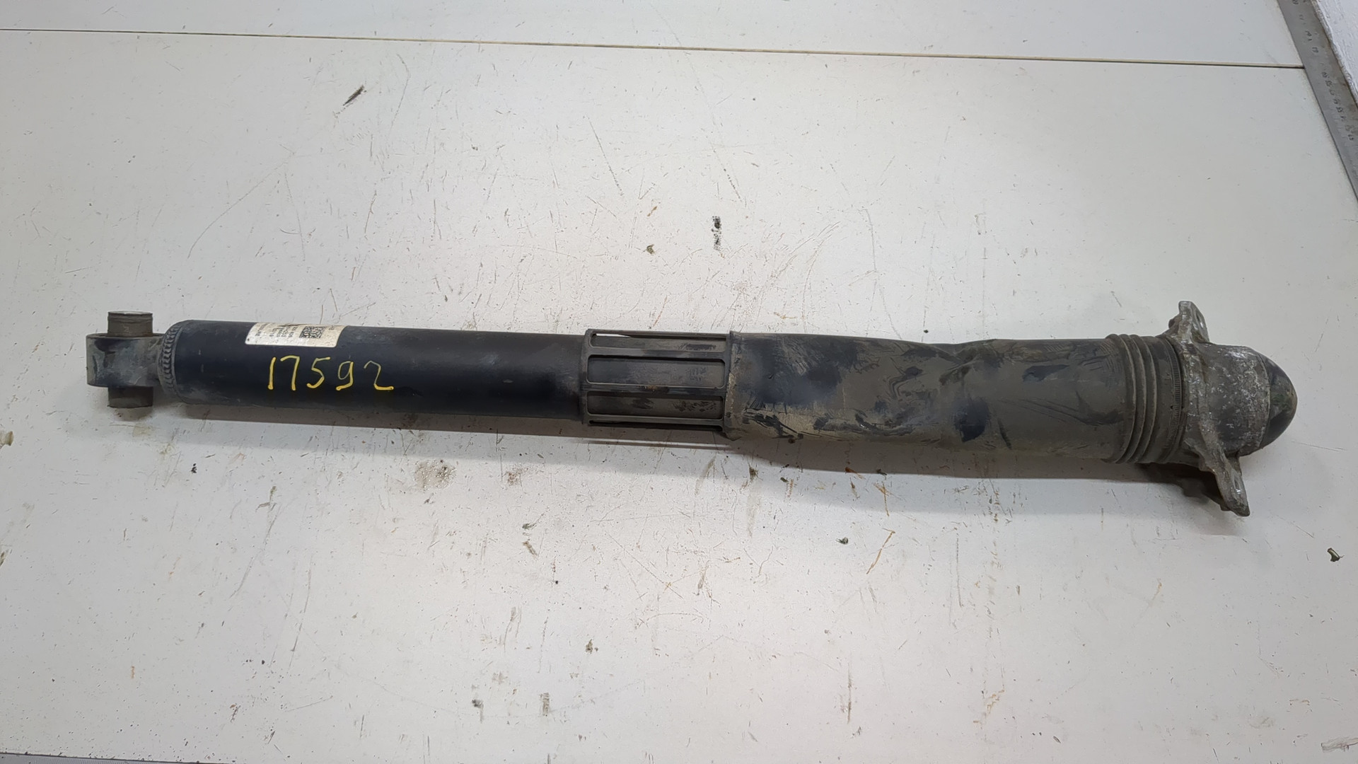 Амортизатор задний (стойка)