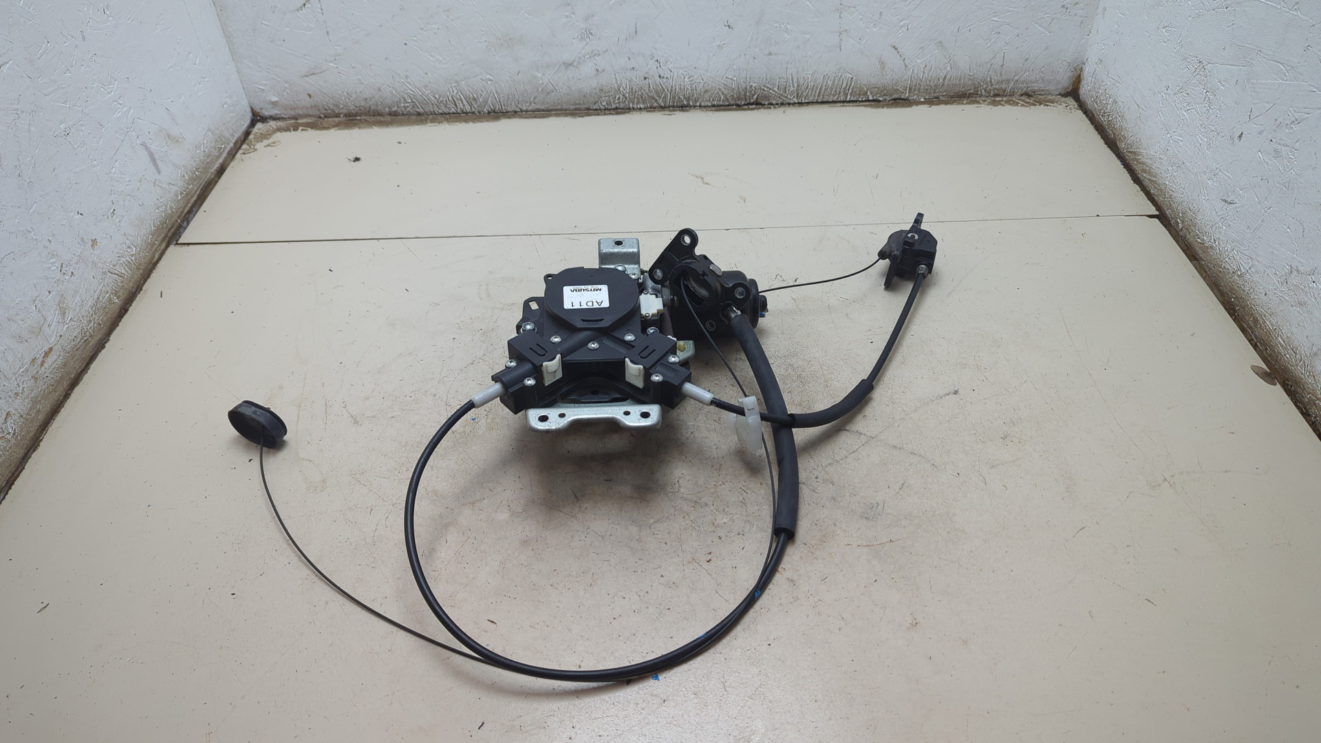 Механизм замка двери