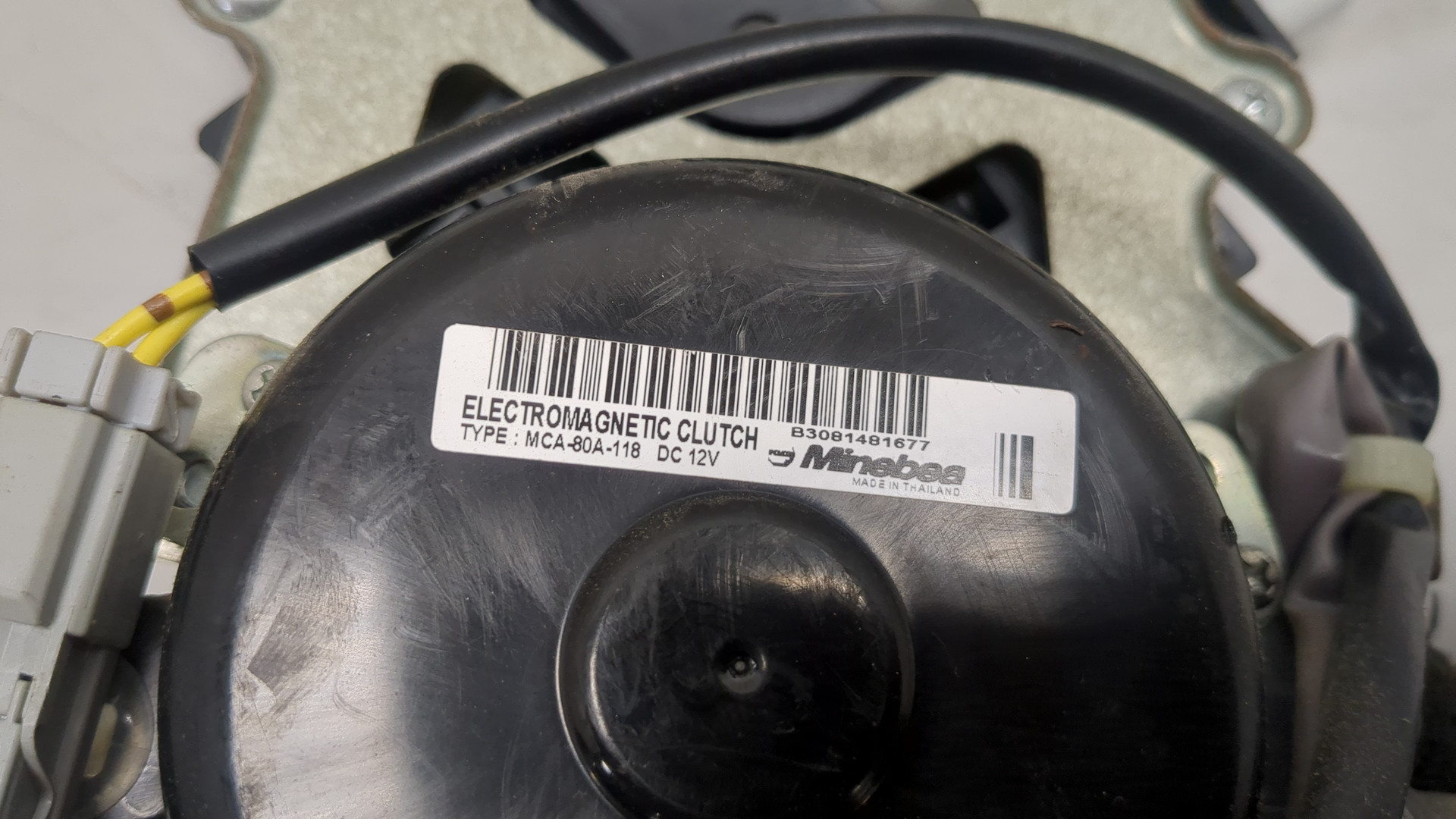 Механизм замка двери