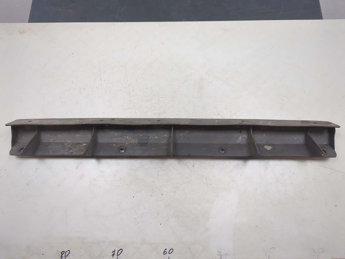 Кронштейн переднего бампера