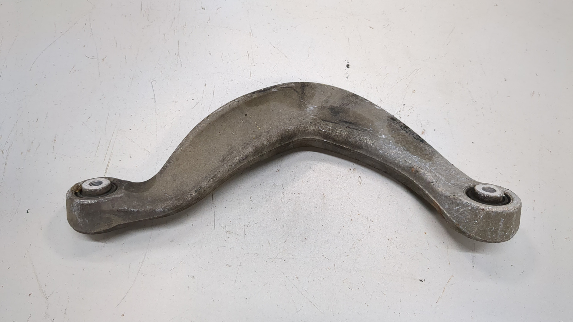 Рычаг задний правый