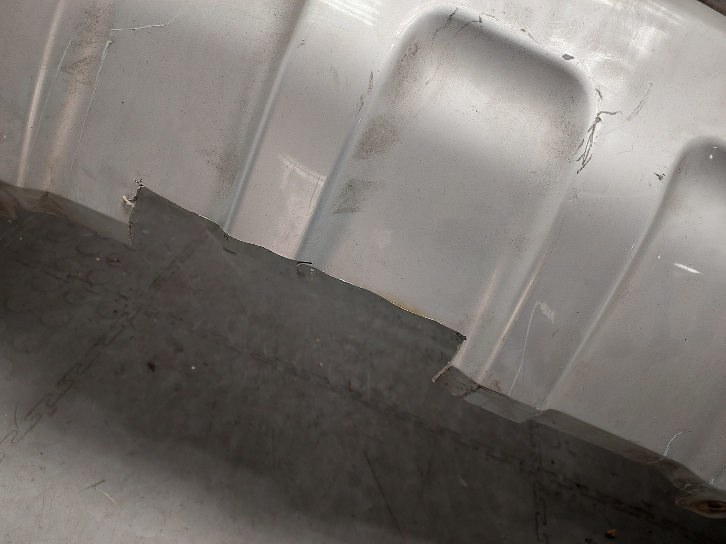 Бампер задний