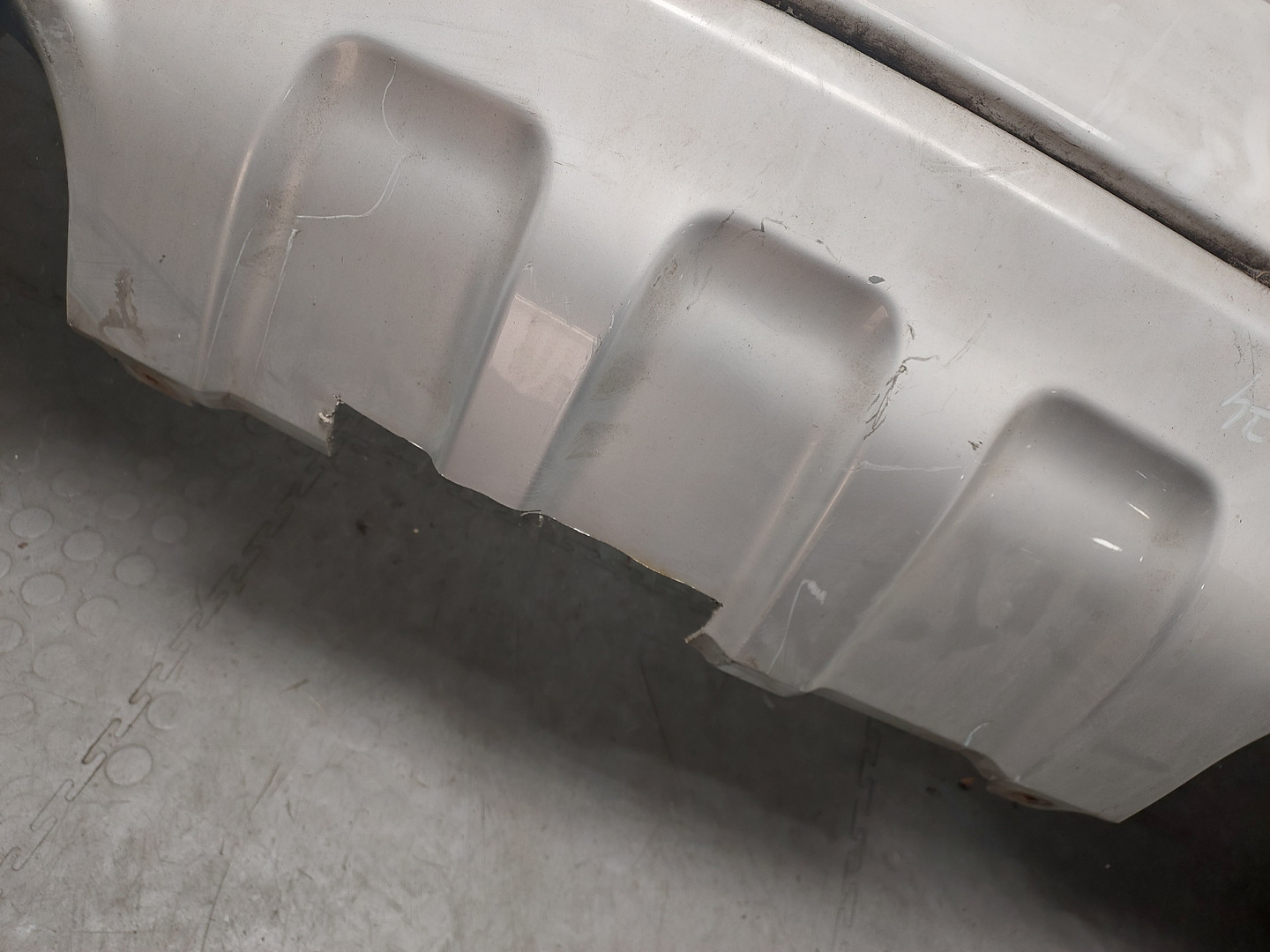 Бампер задний