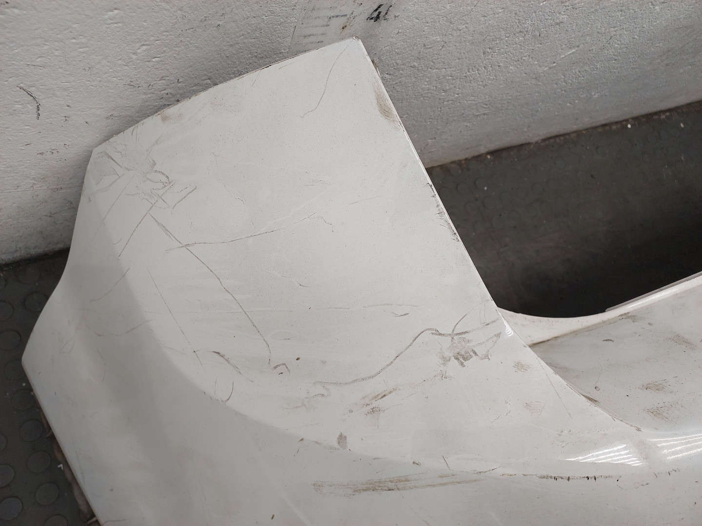 Бампер задний